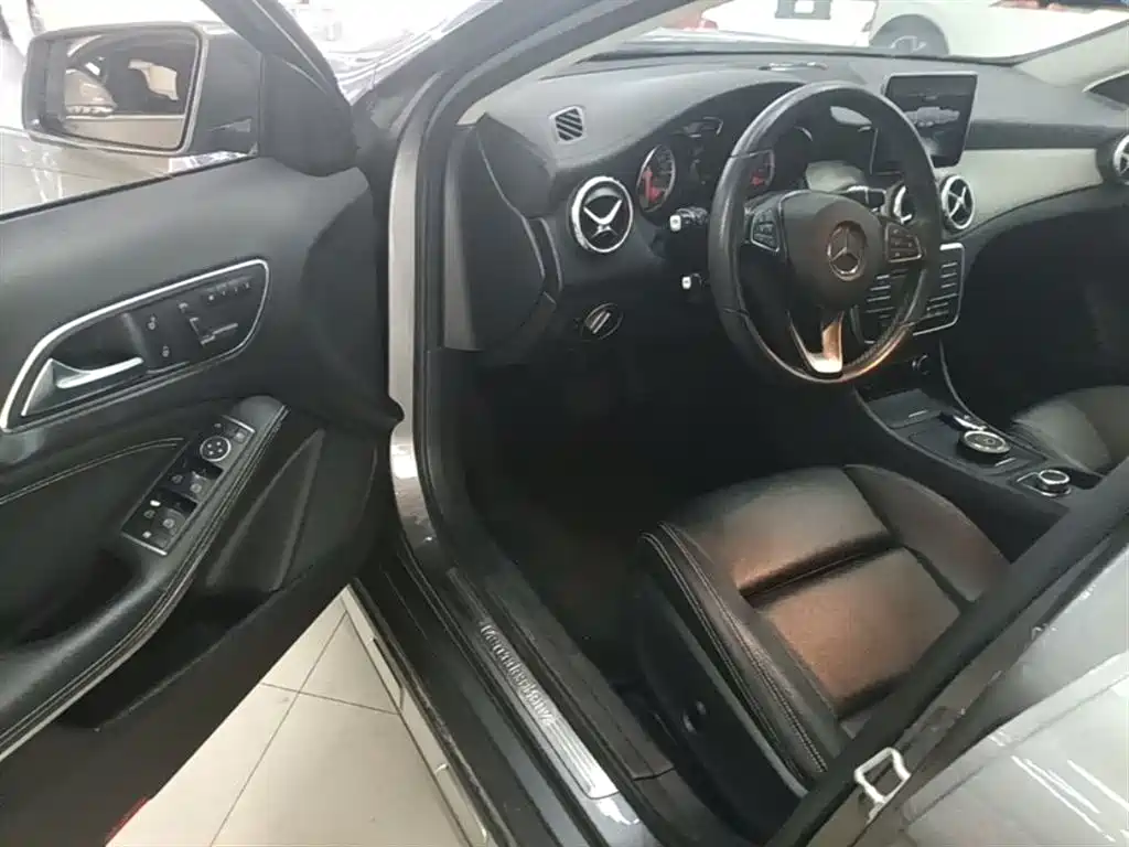 Mercedes-Benz GLA 2017 — фото 16