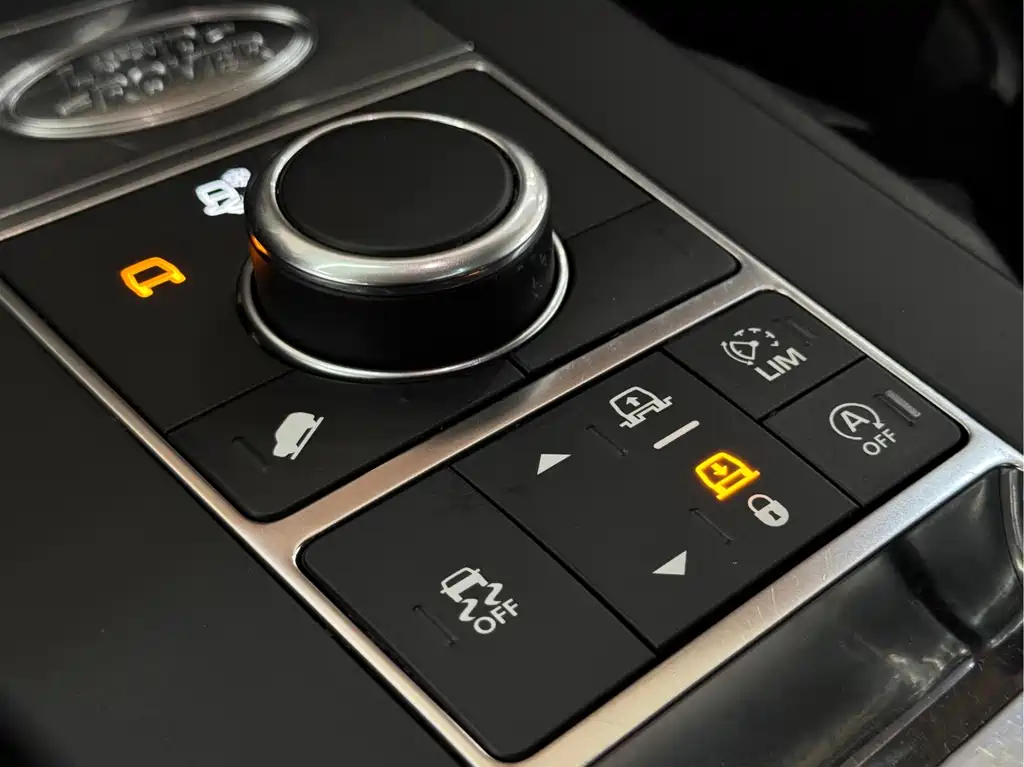 Land Rover Discovery 2018 — фото 13
