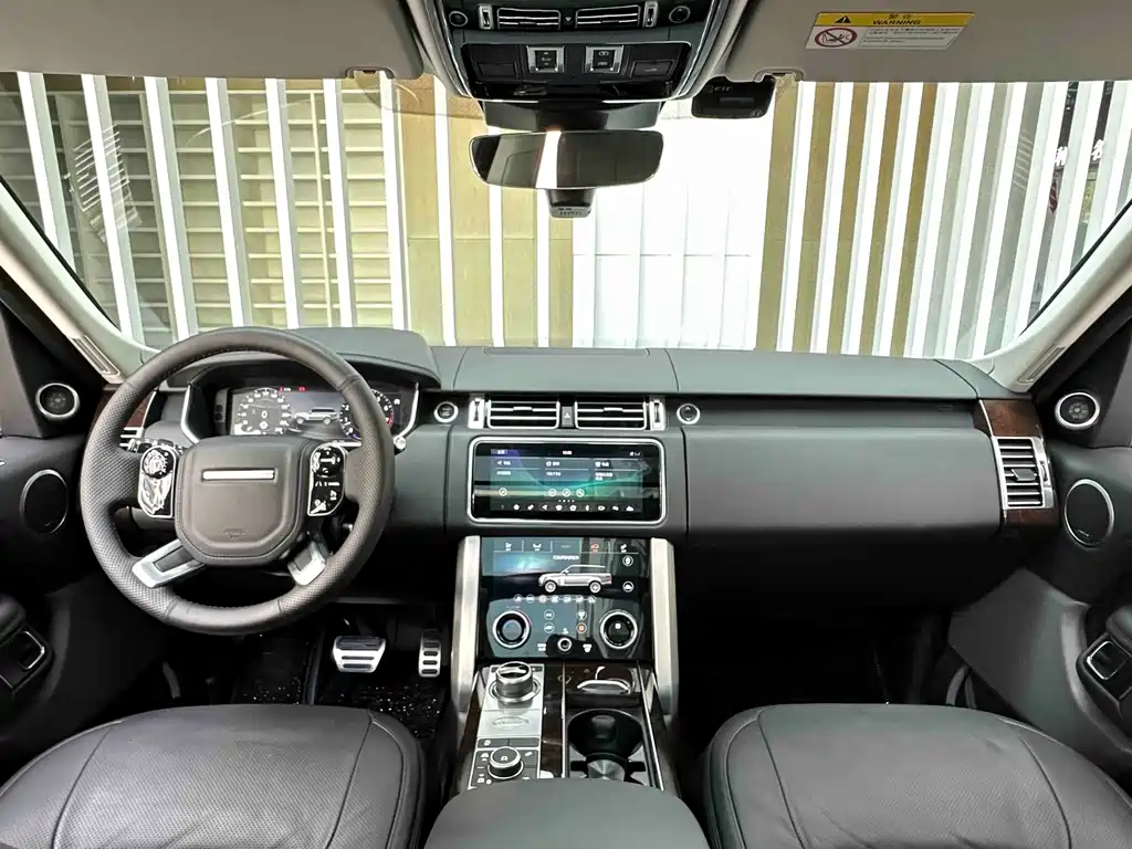 Land Rover Range Rover 2021 — фото 18