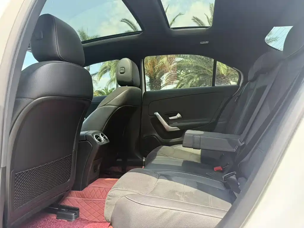 Mercedes-Benz A-Class 2023 — фото 6