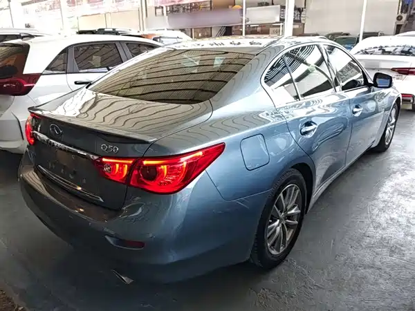 Infiniti Q50 2014
