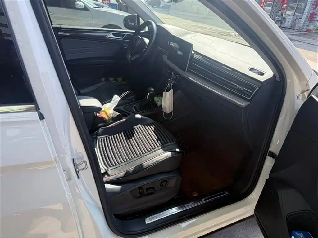 Volkswagen Tiguan L PHEV 2021 — фото 13