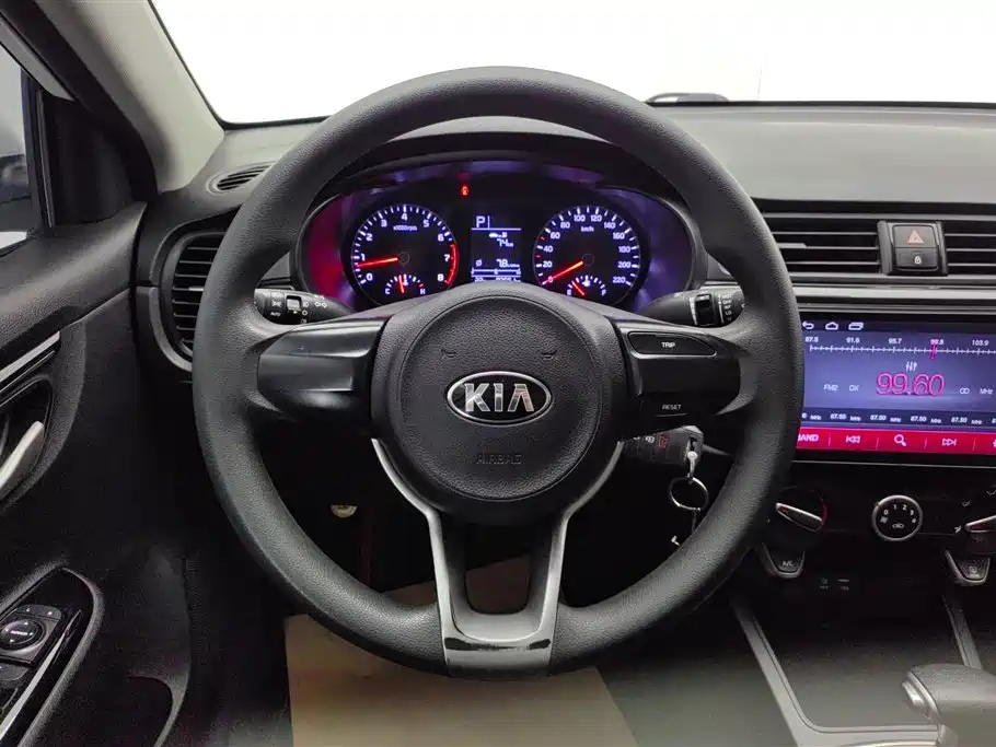 Kia K2 2017 — фото 15