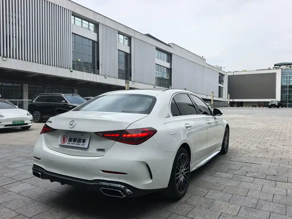 Mercedes-Benz C-Class 2023 — фото 17