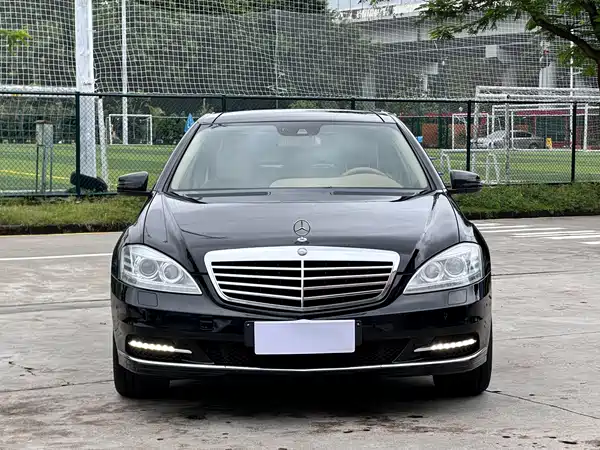 Mercedes-Benz S-Class 2011