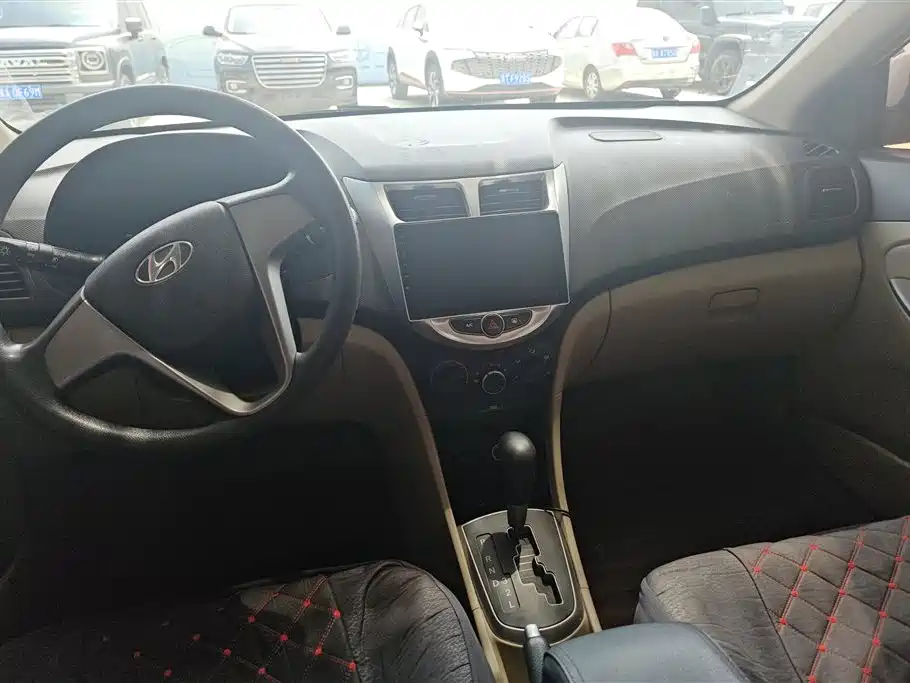Hyundai Verna 2016 — фото 12
