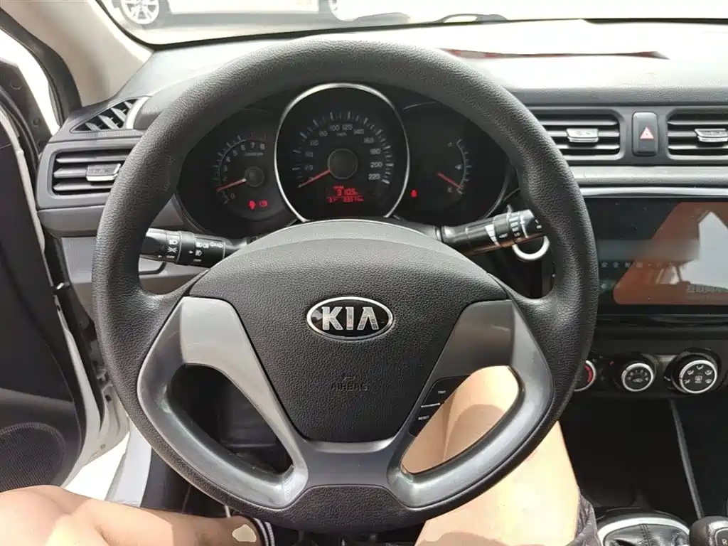 Kia K2 2017 — фото 11