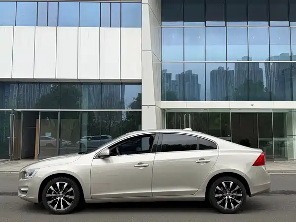 Volvo S60 2019