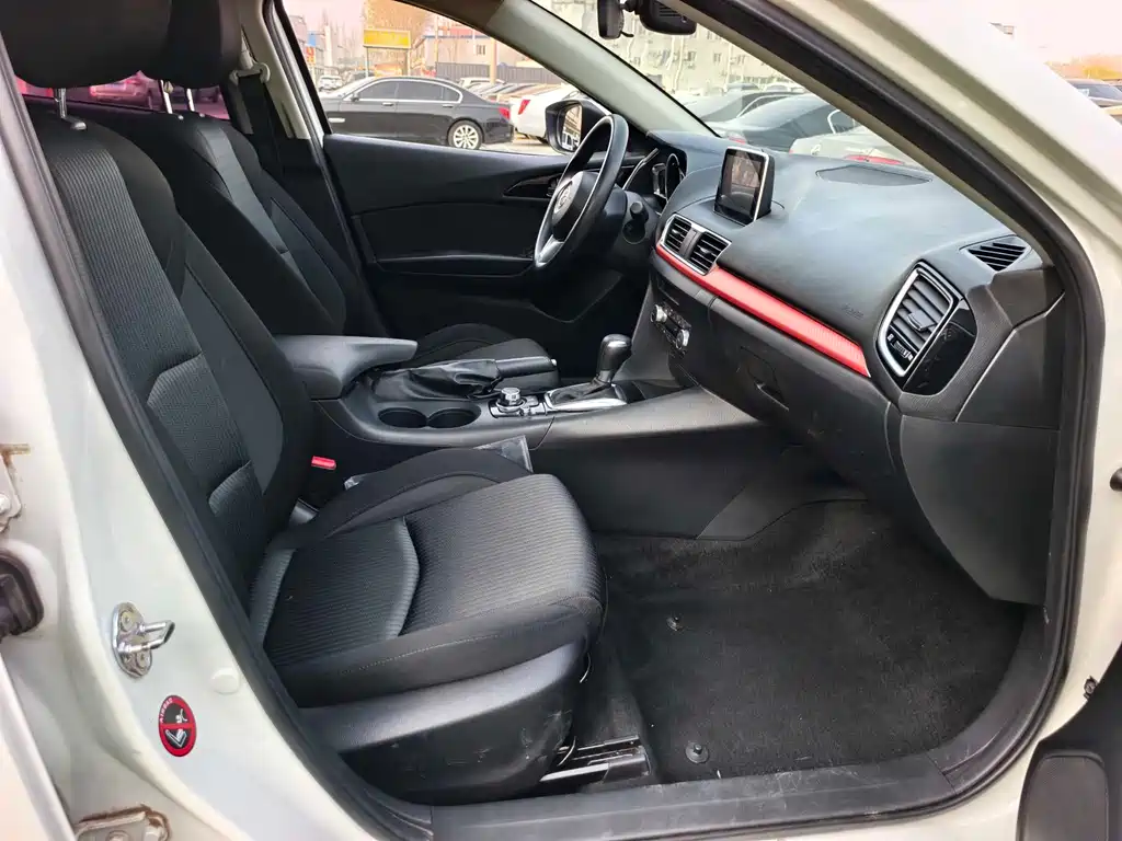 Mazda 3 Axela 2016 — фото 16