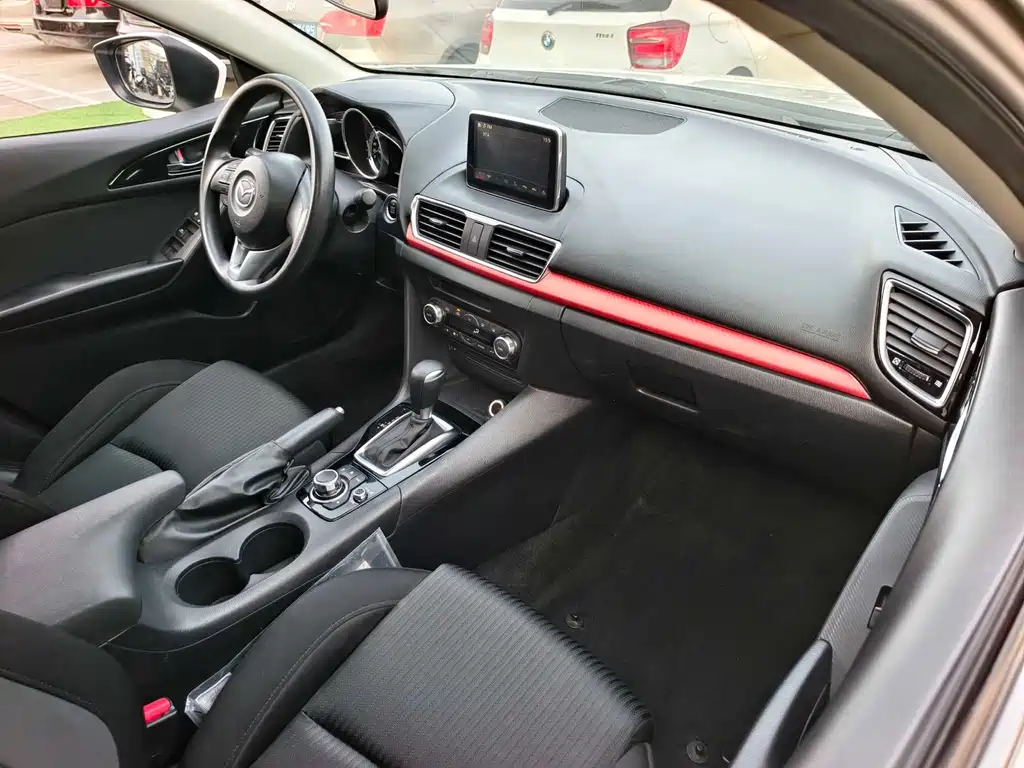 Mazda 3 Axela 2016 — фото 20