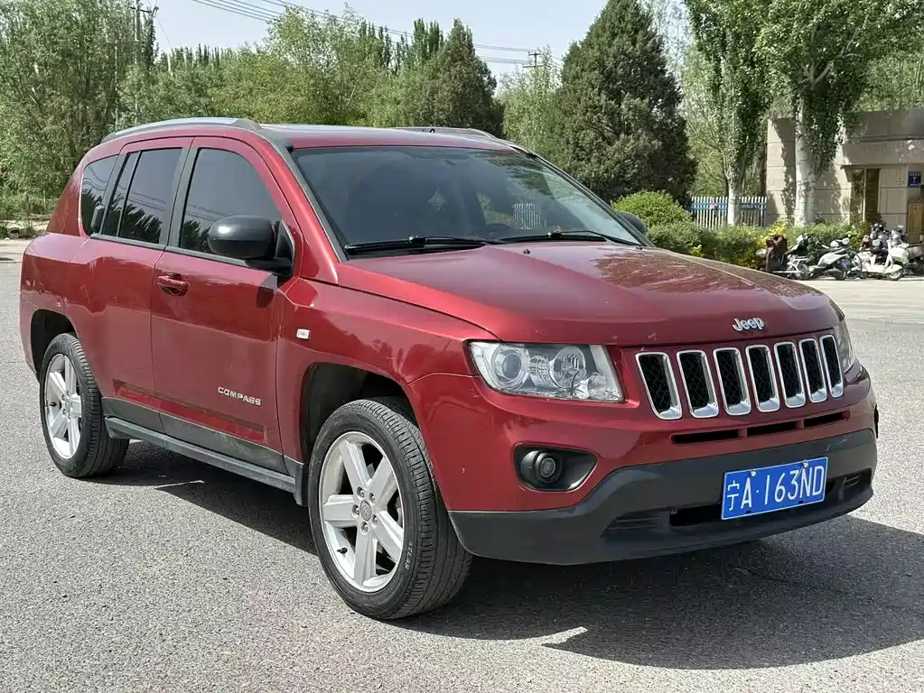 Jeep Compass 2012 — фото 3