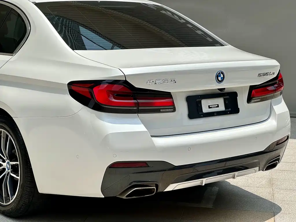 BMW 5 Series New Energy 2022 — фото 13