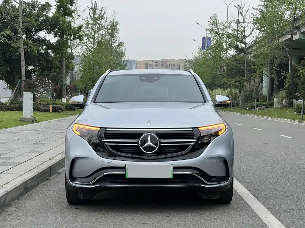 Mercedes-Benz EQC 2021 — фото 2