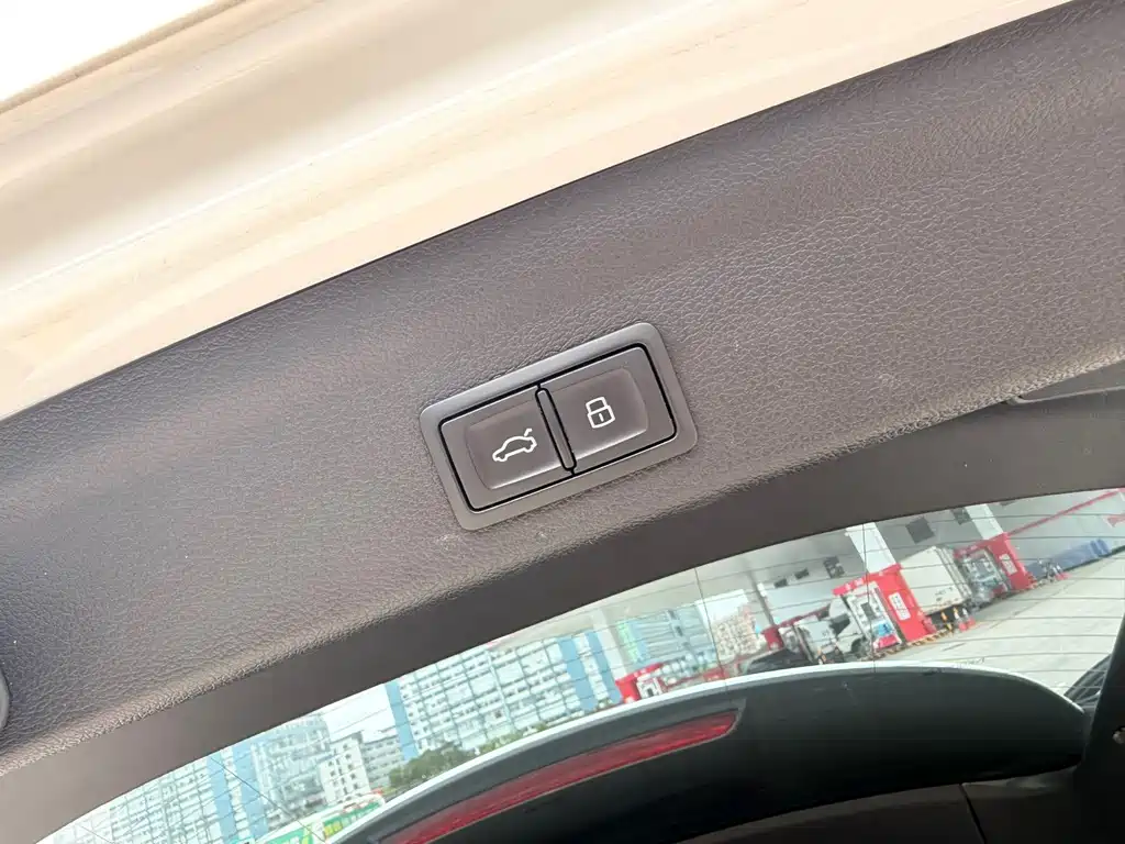 Audi Q3 2021 — фото 16