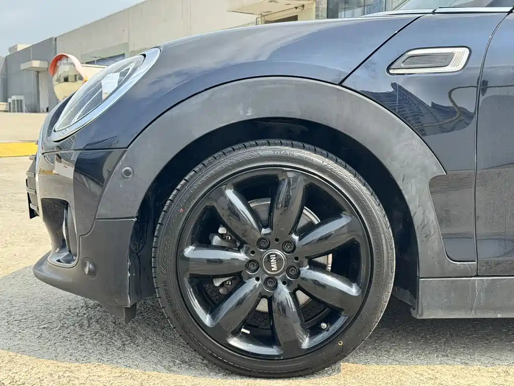 MINI Clubman 2019 — фото 15