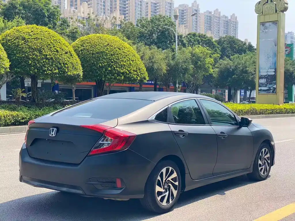 Honda Civic 2017 — фото 9