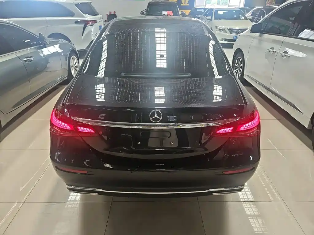 Mercedes-Benz E-Class 2022 — фото 8