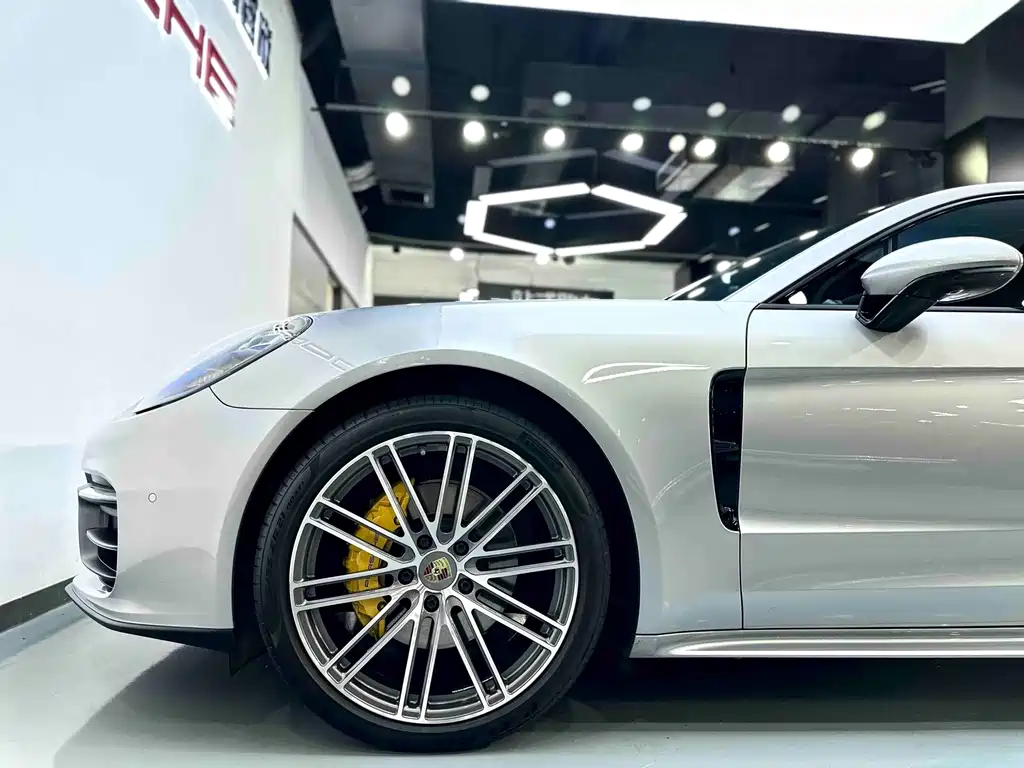 Porsche Panamera 2021 — фото 32