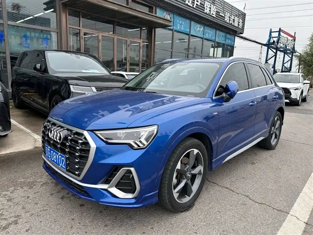 Audi Q3 2019 — фото 1