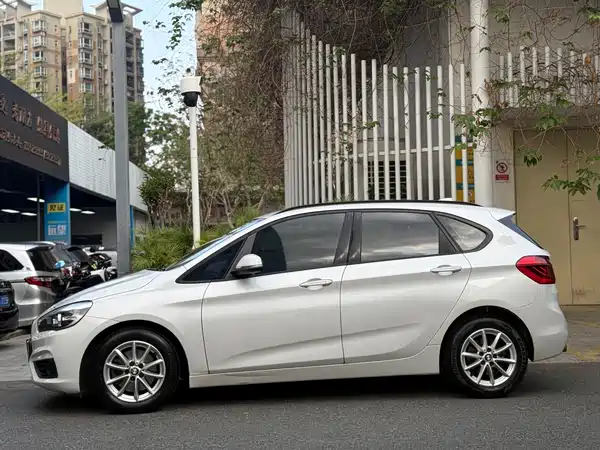 BMW 2 Series Station Wagon 2016