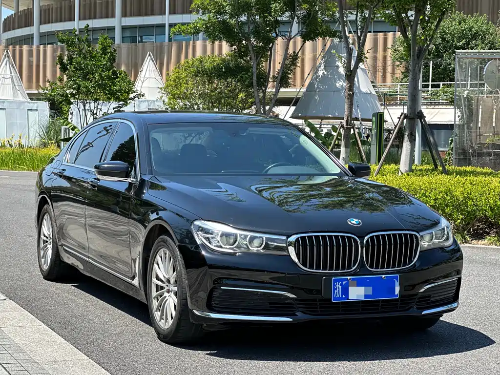 BMW 7 Series 2017 — фото 3