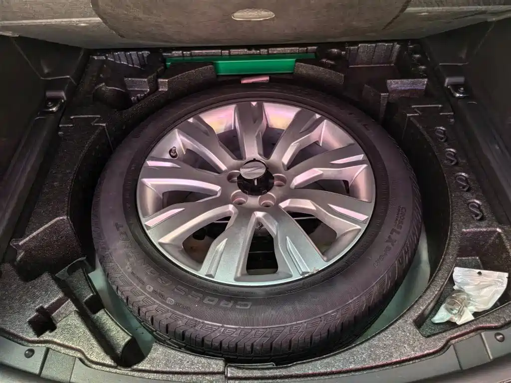Land Rover Discovery Sport 2015 — фото 20