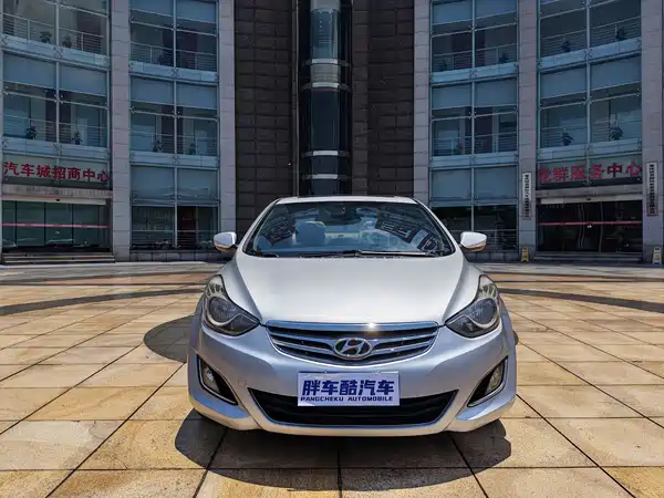 Hyundai Elantra Langdong 2013
