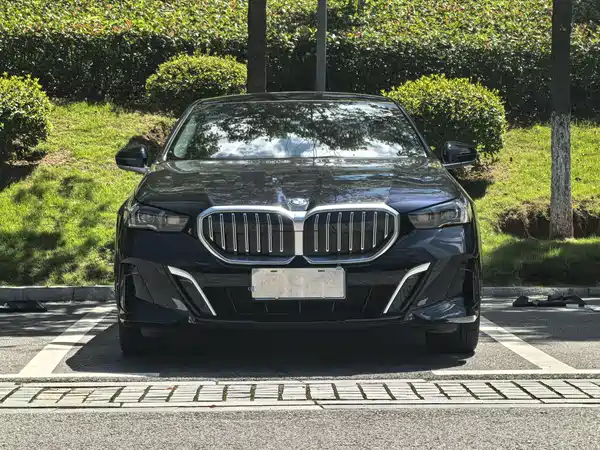 BMW 5 Series 2025