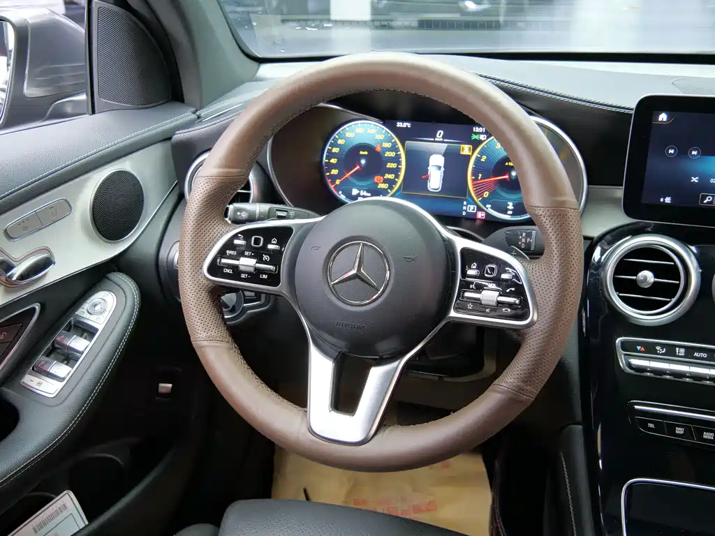 Mercedes-Benz GLC 2021 — фото 15