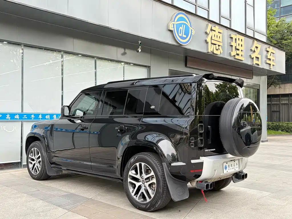 Land Rover Defender 2024 — фото 13