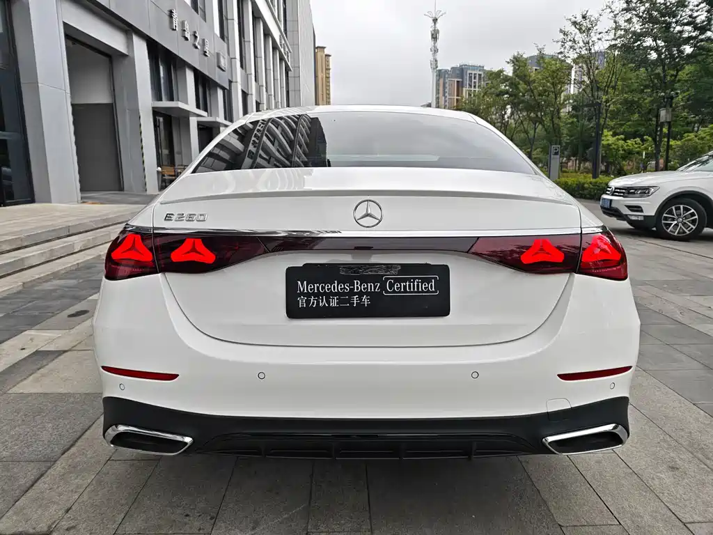 Mercedes-Benz E-Class 2025 — фото 8