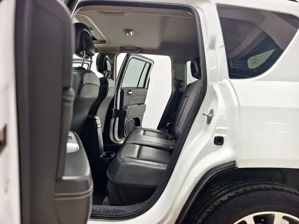 Jeep Compass 2013 — фото 13