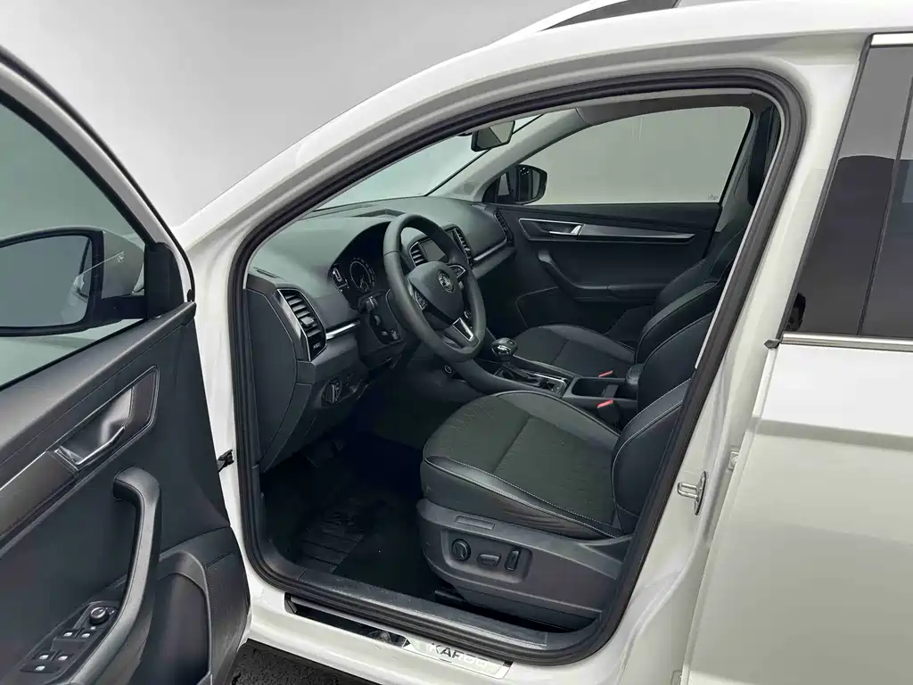 Skoda Karoq 2021 — фото 9