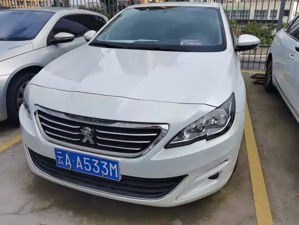 Peugeot 408 2015