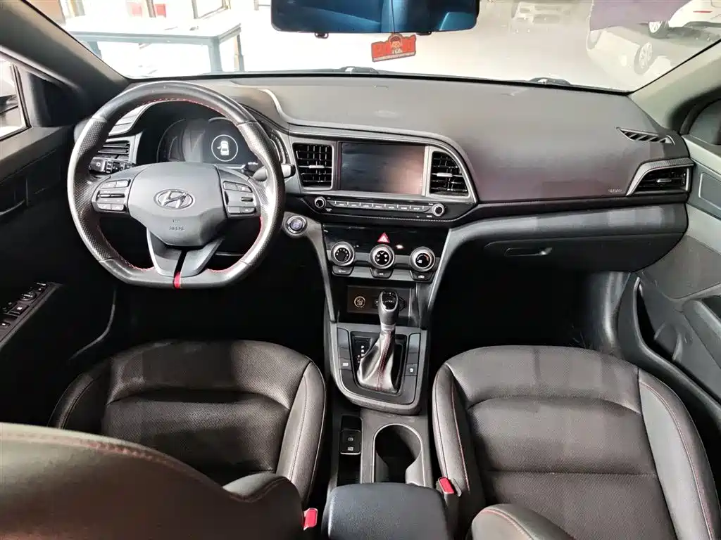 Hyundai Elantra 2020 — фото 15