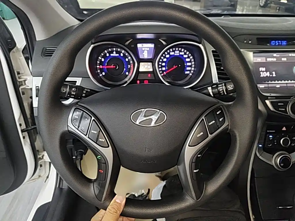 Hyundai Elantra Langdong 2016 — фото 7