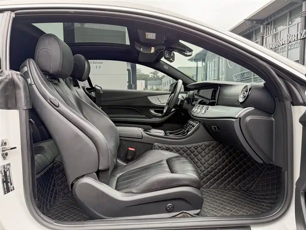 Mercedes-Benz E-Class 2023 — фото 14