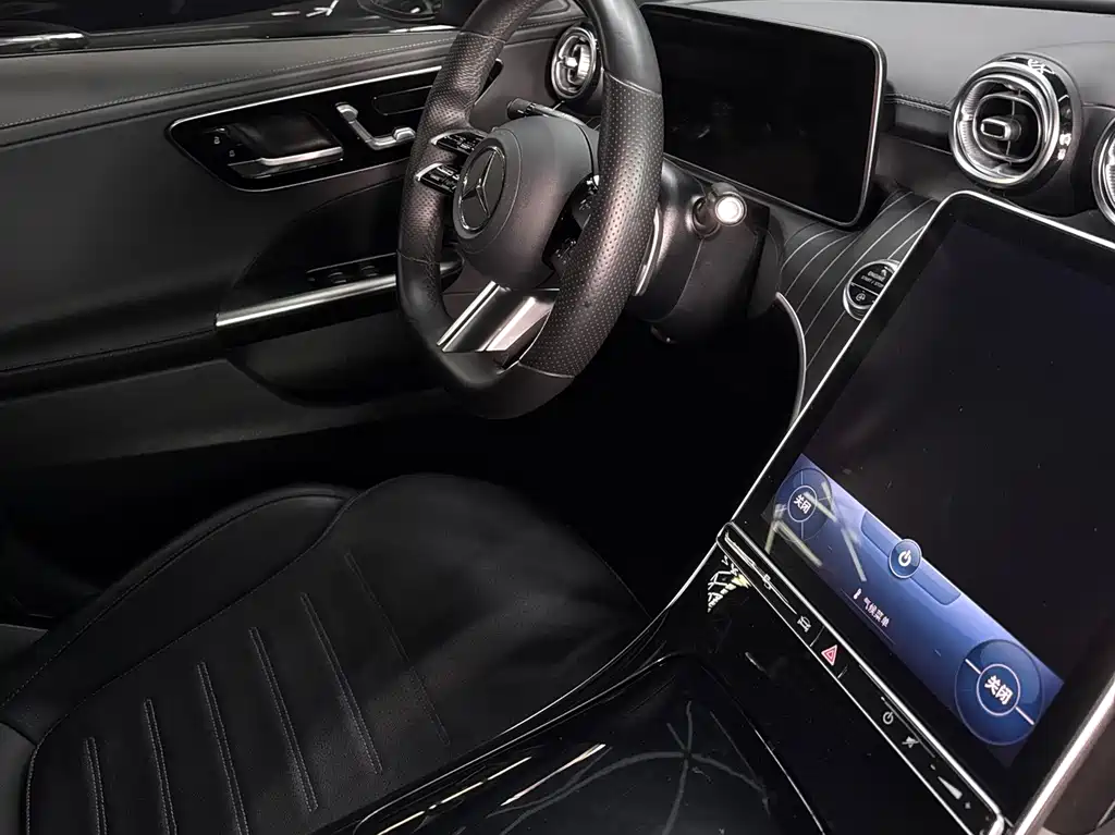 Mercedes-Benz C-Class 2023 — фото 10
