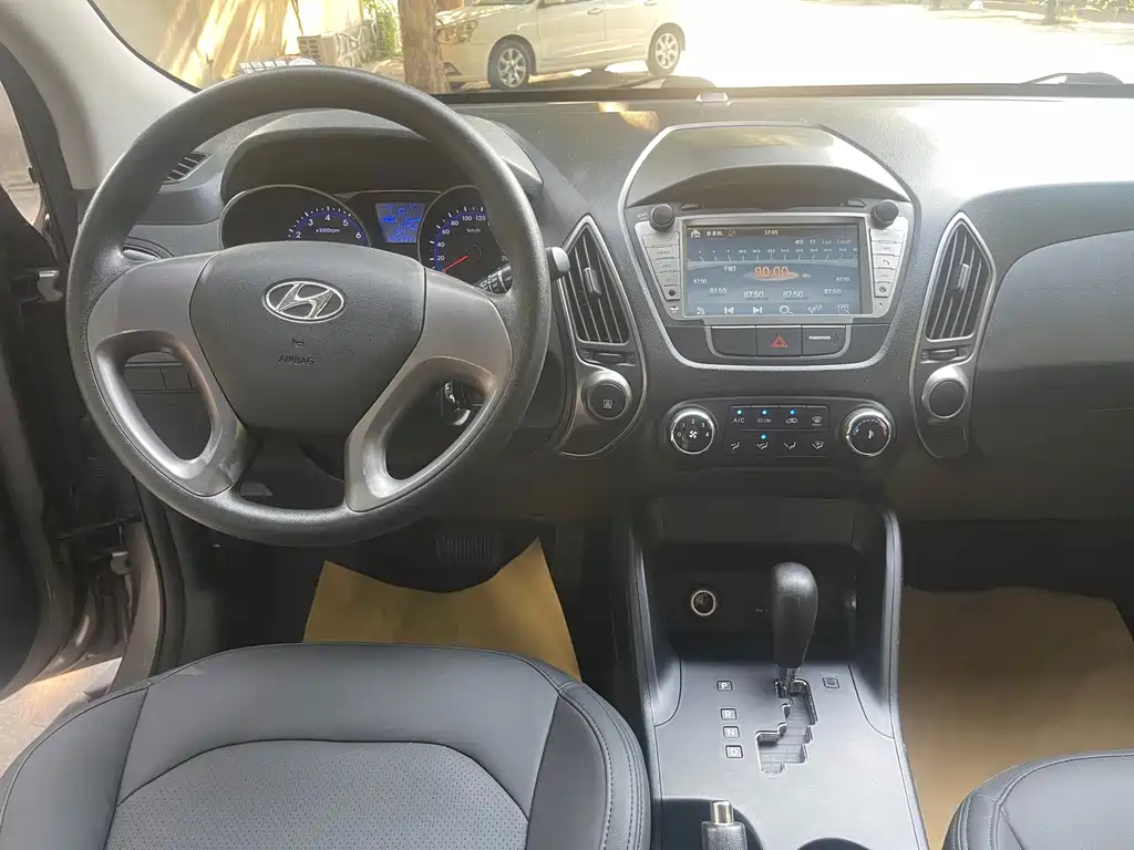 Hyundai ix35 2015 — фото 14