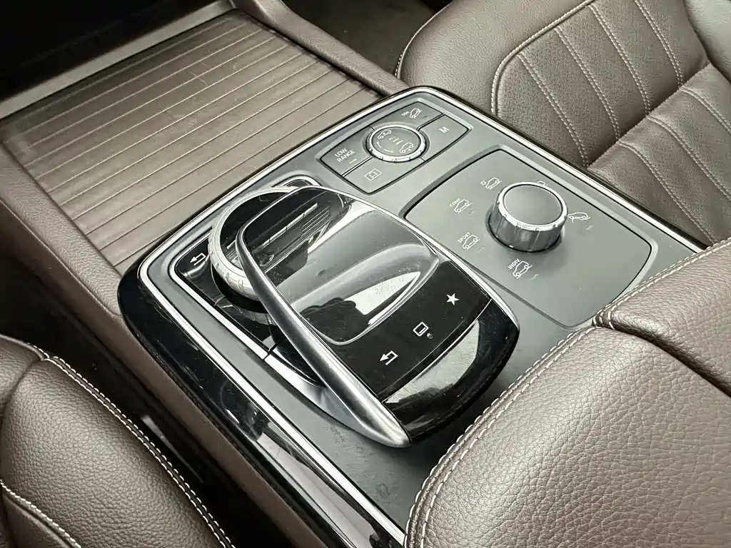 Mercedes-Benz GLS 2016 — фото 17