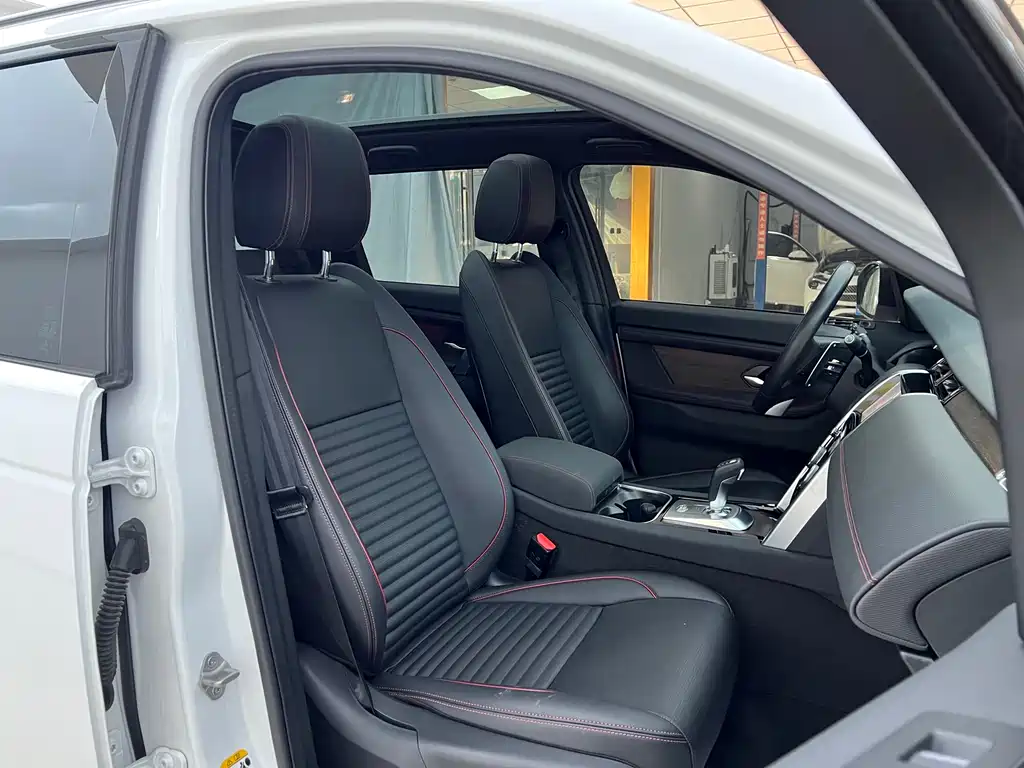 Land Rover Discovery Sport 2023 — фото 17