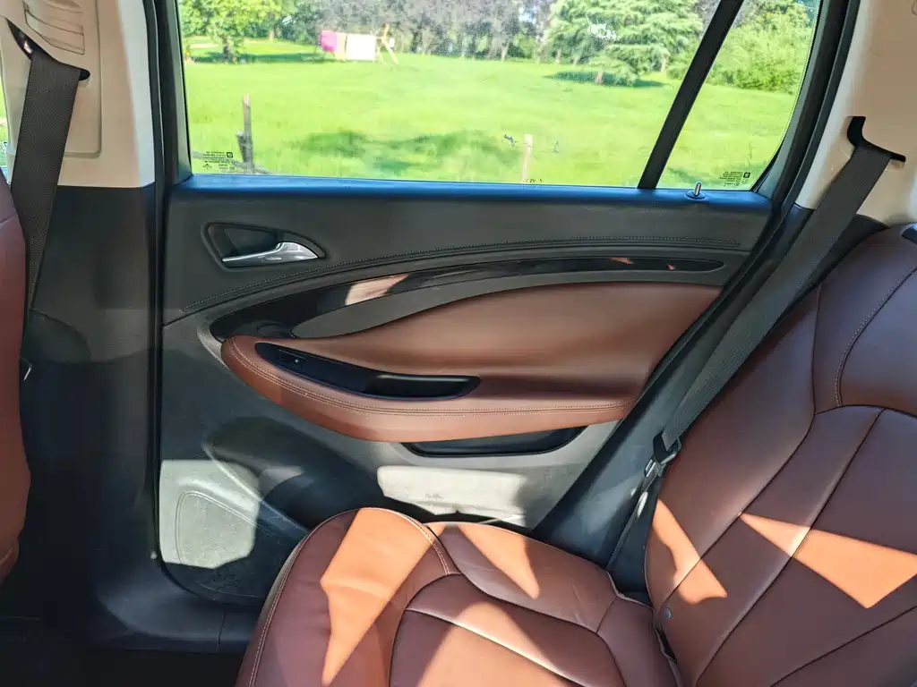 Buick Envision Plus 2018 — фото 11