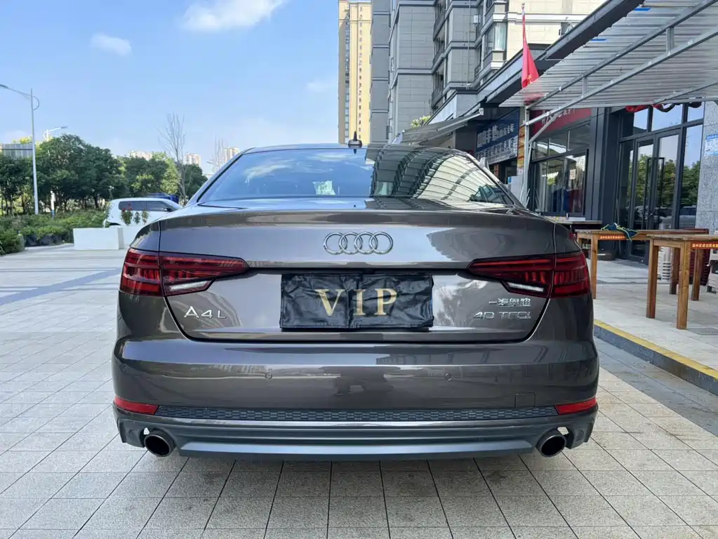 Audi A4L 2018 — фото 13