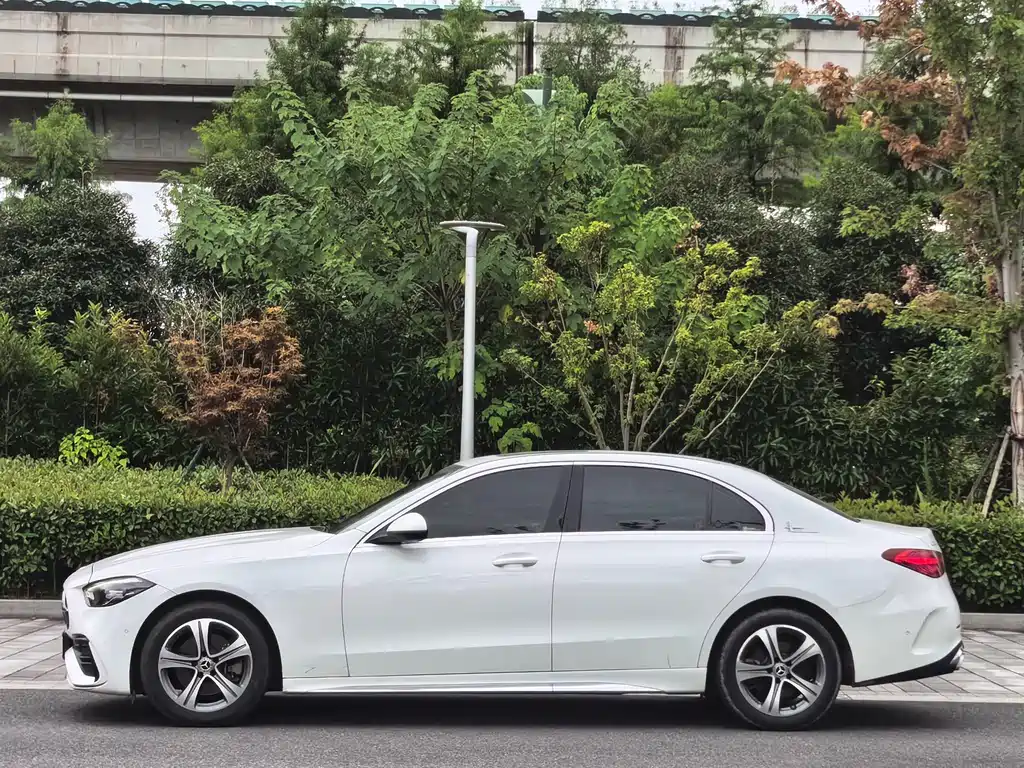 Mercedes-Benz C-Class 2022