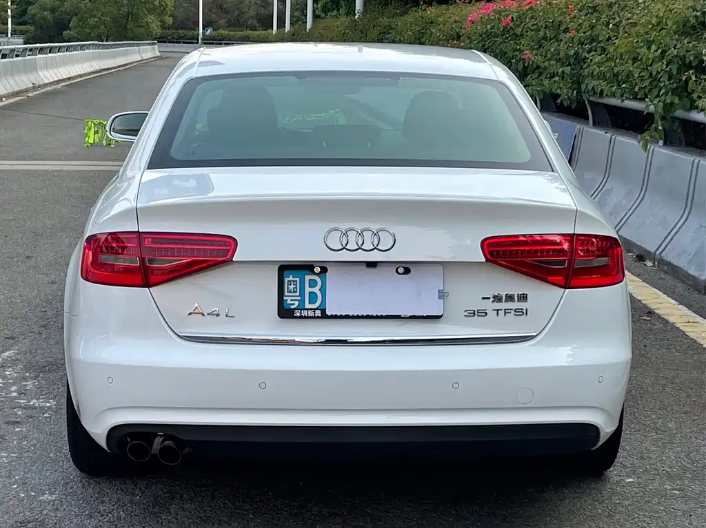 Audi A4L 2014 — фото 16