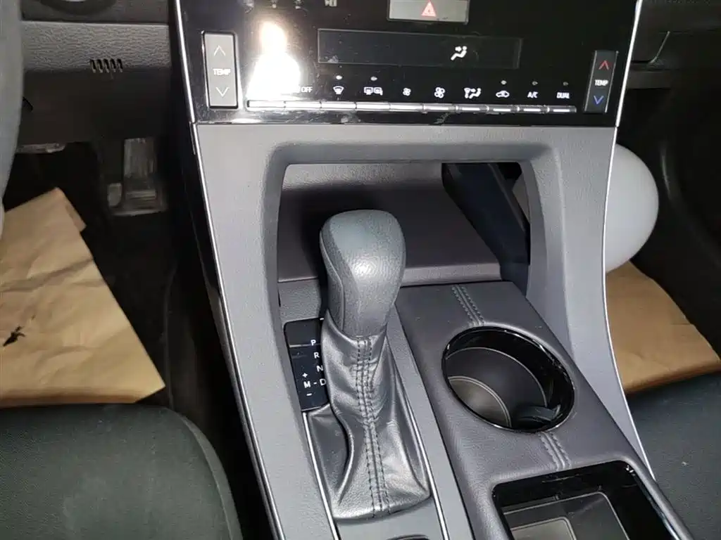 Toyota Avalon 2020 — фото 14