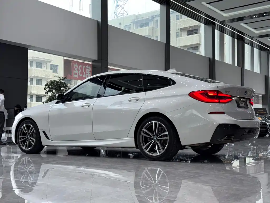 BMW 6 Series GT 2020 — фото 9