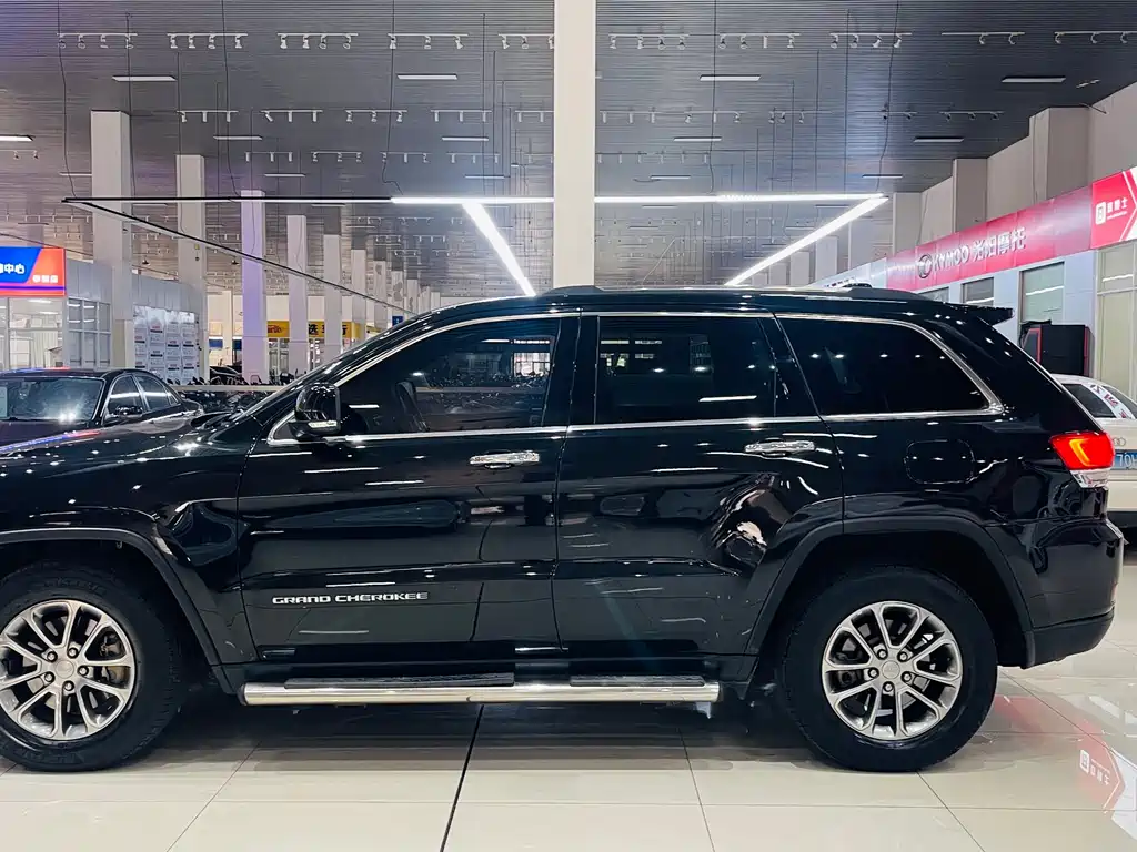 Jeep Grand Cherokee 2014 — фото 22