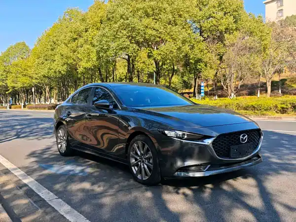 Mazda 3 Axela 2022