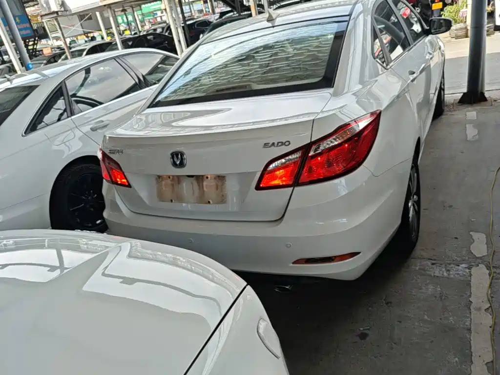 Changan Eado 2017 — фото 6